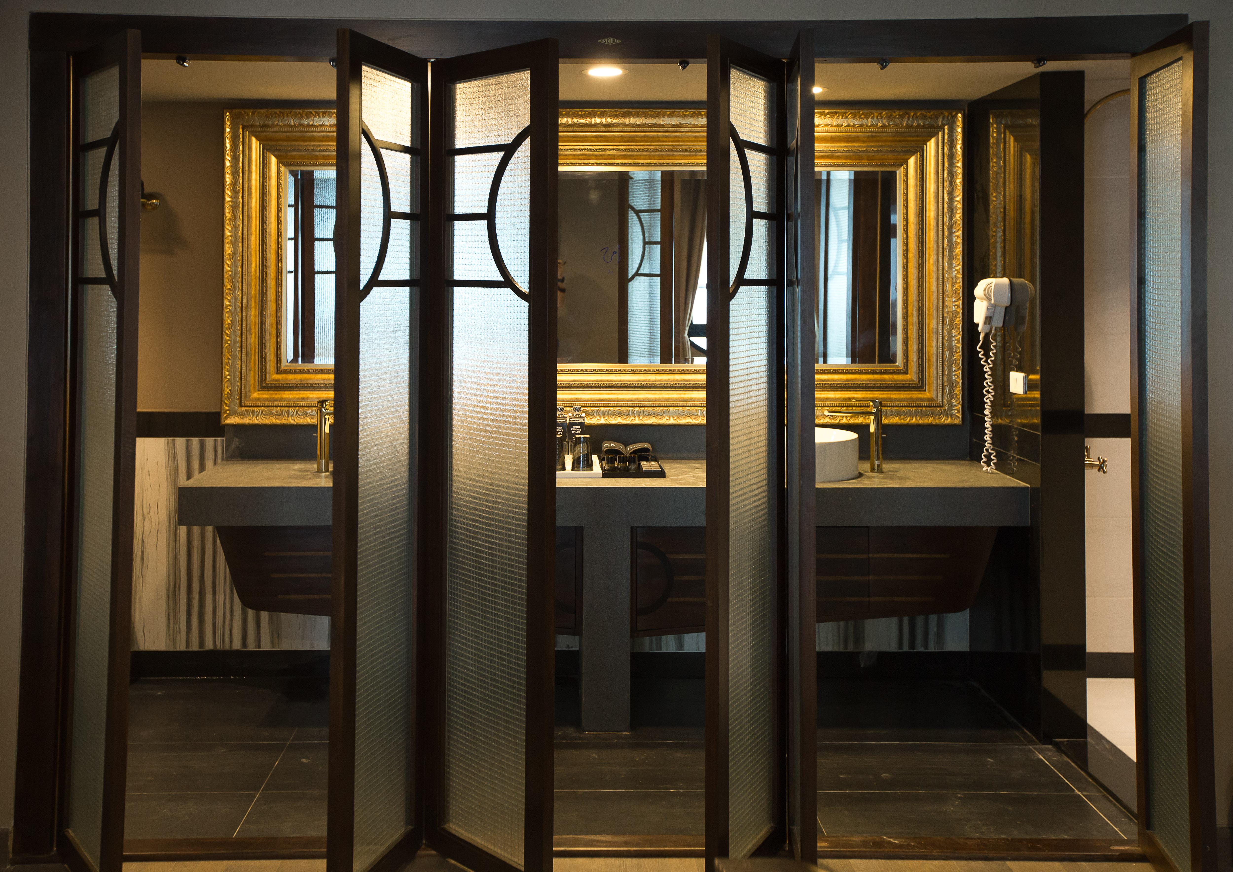 Art Mai Gallery Nimman Hotel Chiang Mai Exterior foto Bathroom